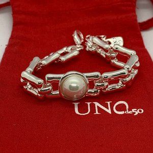 UNO de 50 Bracelet LINDA BRACELET squared links and a central White pearl silver